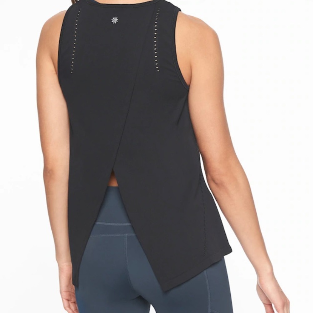 Athleta Foothill black eyelet Tank size M